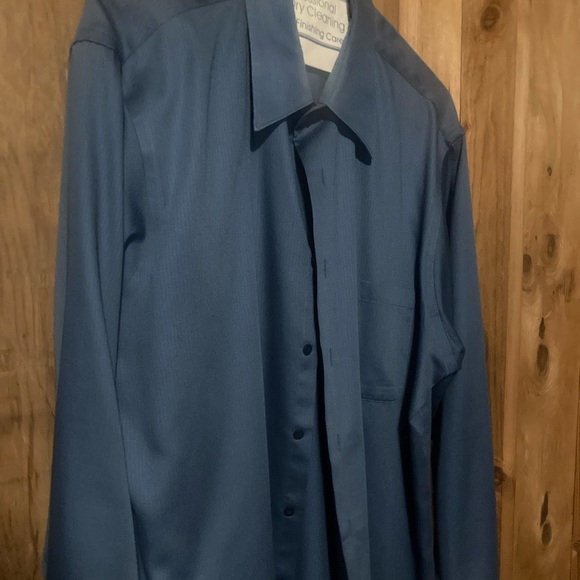 Mens Dress Shirt color blue Good Condition